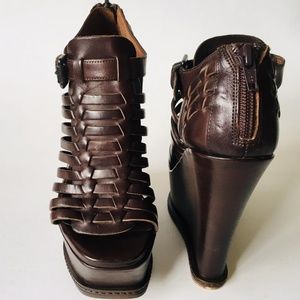 Vera Wang "RILEY" platform wedge sandals